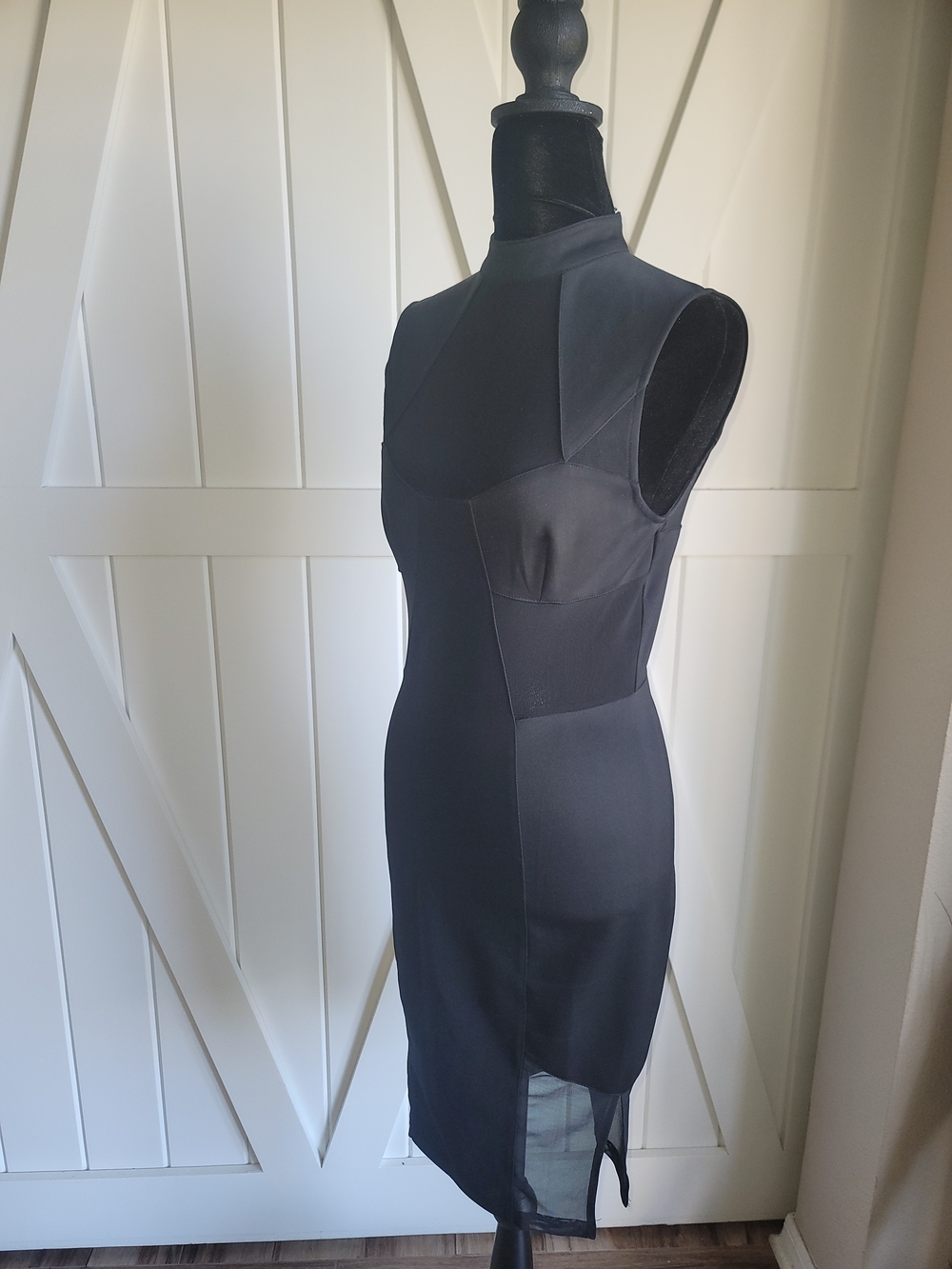 High-Neck Black Midi Bodycon Dress - Sleek Evening Style - Picture 5 of 9
